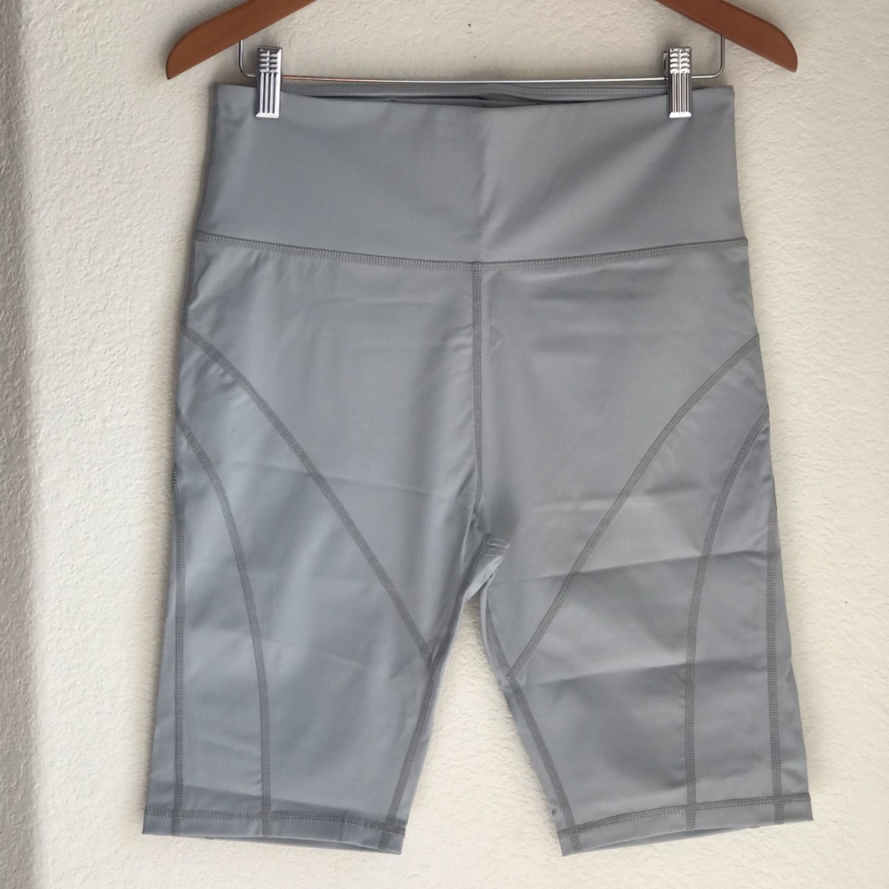 High Waist Biker Shorts Gray Women's size Large Pockets 9" Inseam Soft - Picture 14 of 15